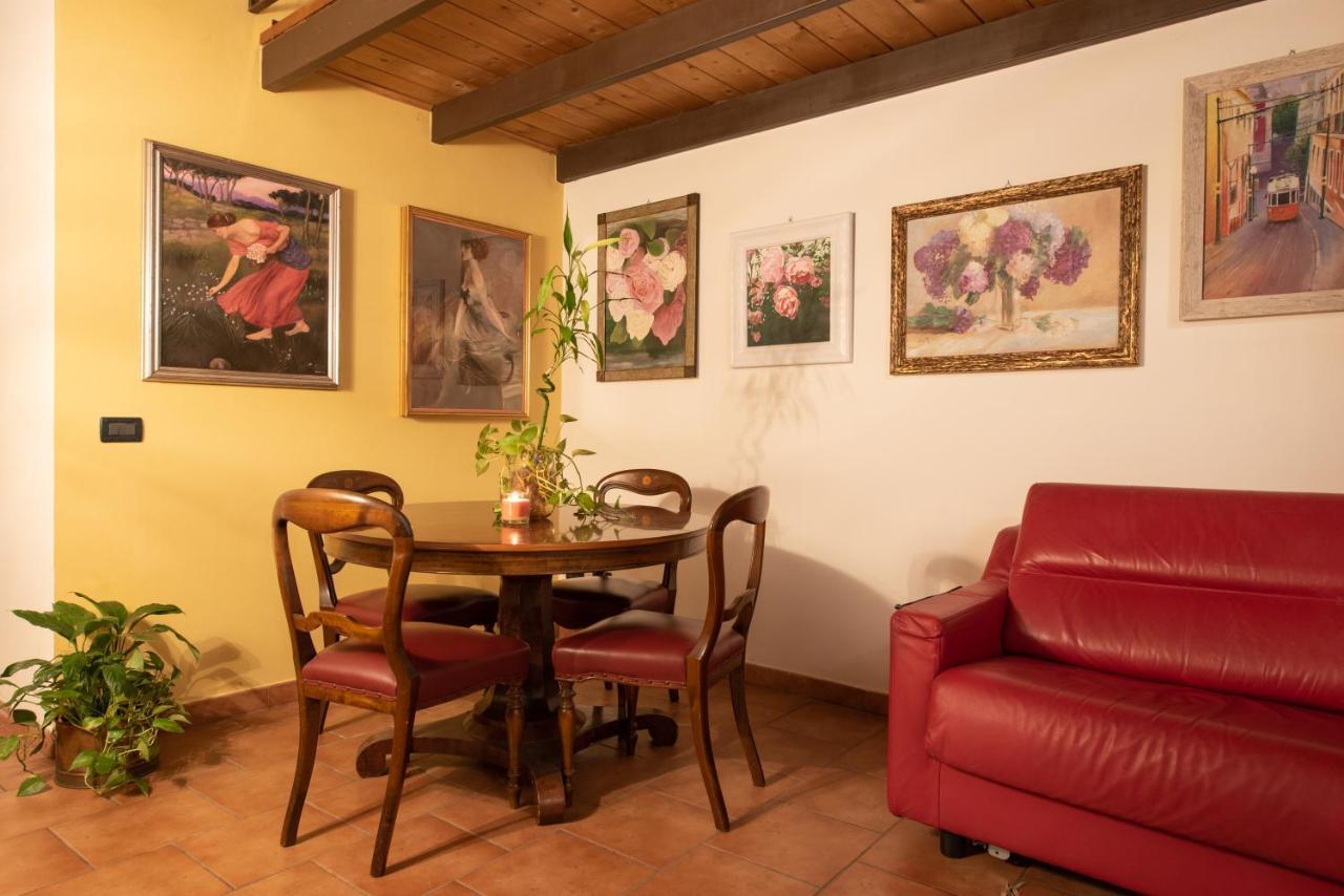 Corte Degli Estensi, Romantica Mansardina フェラーラ エクステリア 写真
