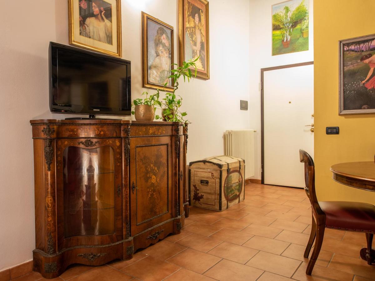 Corte Degli Estensi, Romantica Mansardina フェラーラ エクステリア 写真