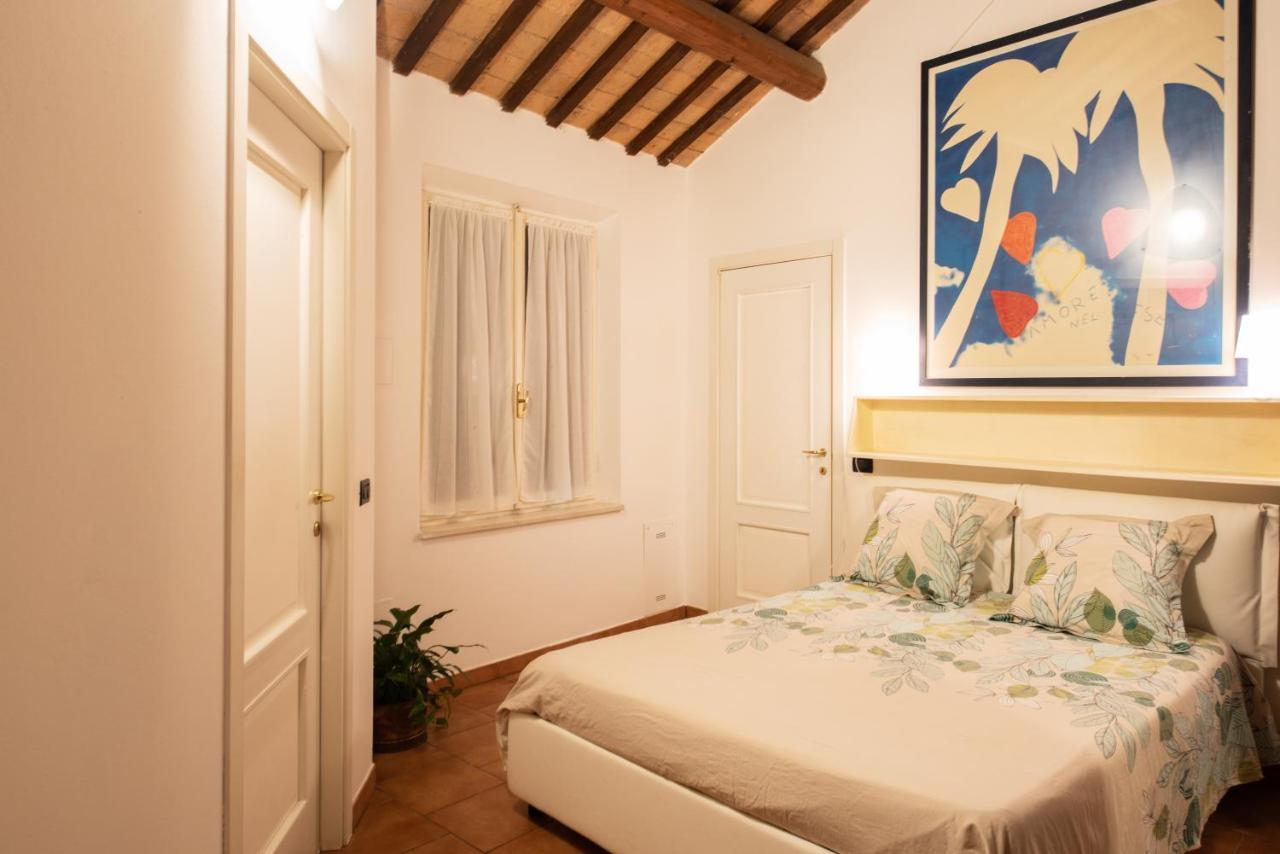 Corte Degli Estensi, Romantica Mansardina フェラーラ エクステリア 写真