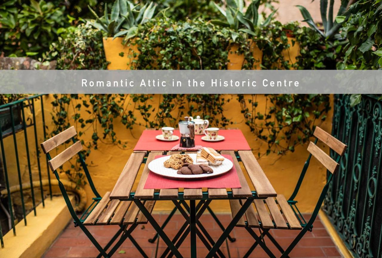 Corte Degli Estensi, Romantica Mansardina フェラーラ エクステリア 写真